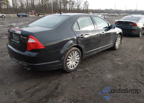 2010 Ford Fusion Hybrid z USA, uszkodzony, nr VIN 3FADP0L31AR316467